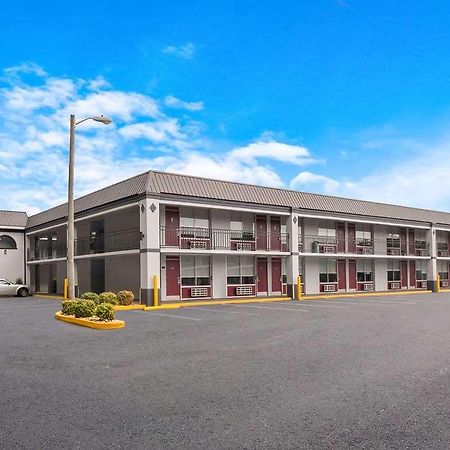 Suburban Studios Cleveland Tn I-75 المظهر الخارجي الصورة