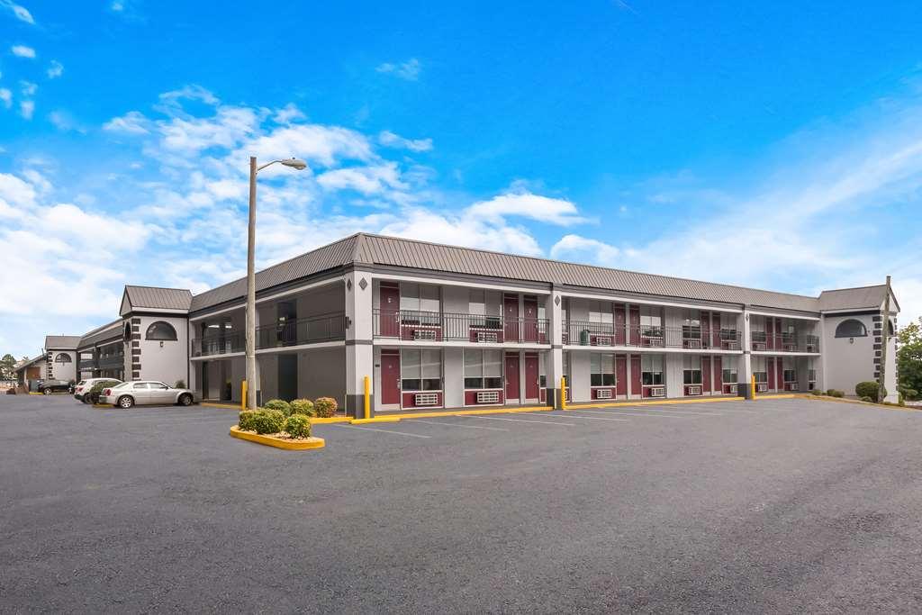 Suburban Studios Cleveland Tn I-75 المظهر الخارجي الصورة